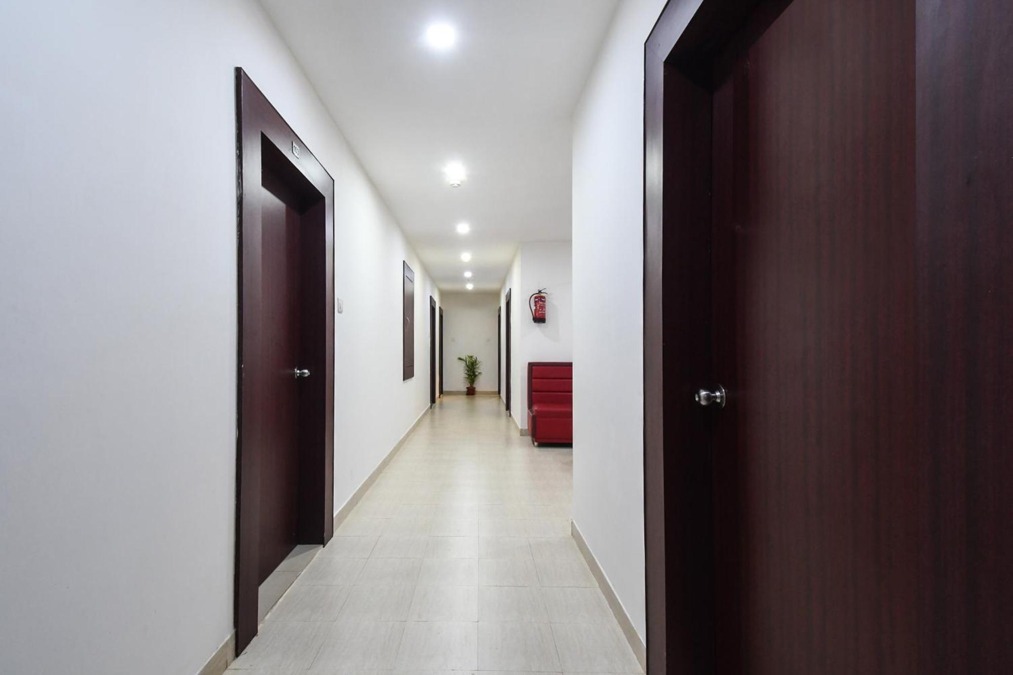 Super Townhouse Hotel Khandagiri